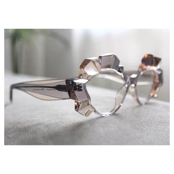 Montatura Gianni T. Design dalle linee sfaccettate